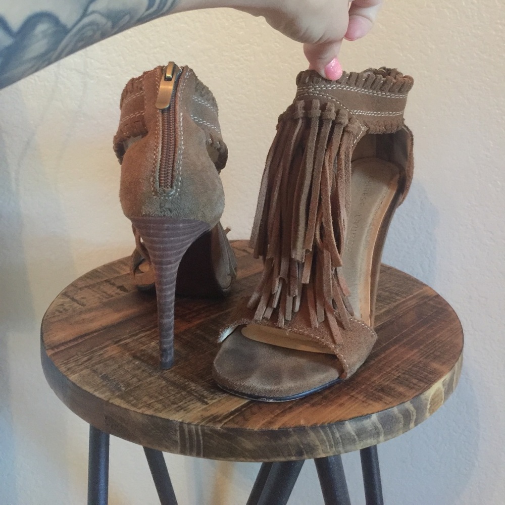 ✨CHINESE LAUNDRY✨FUN& FLIRTY HEELED SANDALS!