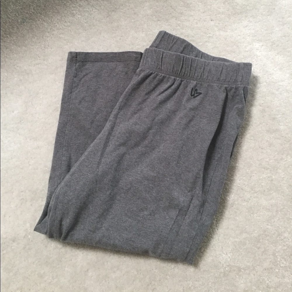 CROPPED GRAY YOGA LEGGINGS