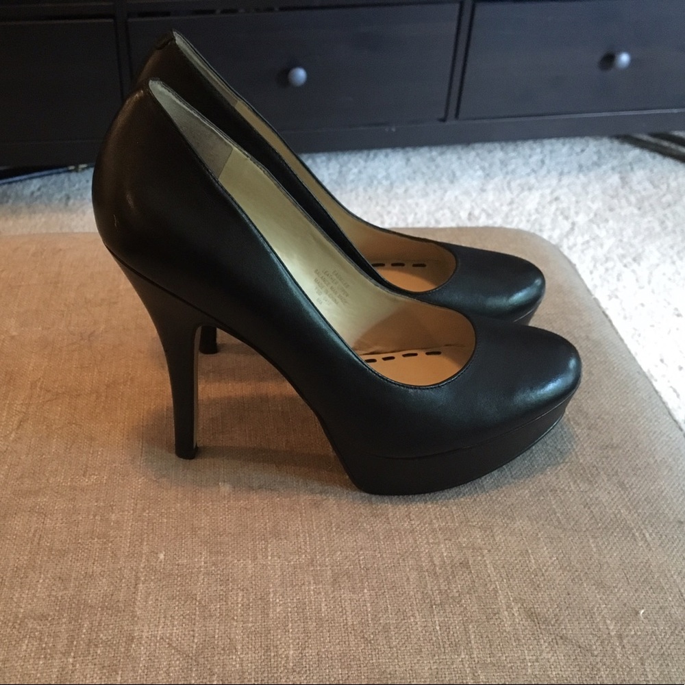 Size 8 Enzo Angiolini black platform pumps
