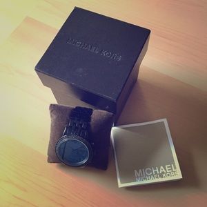 Michael Kors MK5527 Blackout Chronograph ladies ⌚️