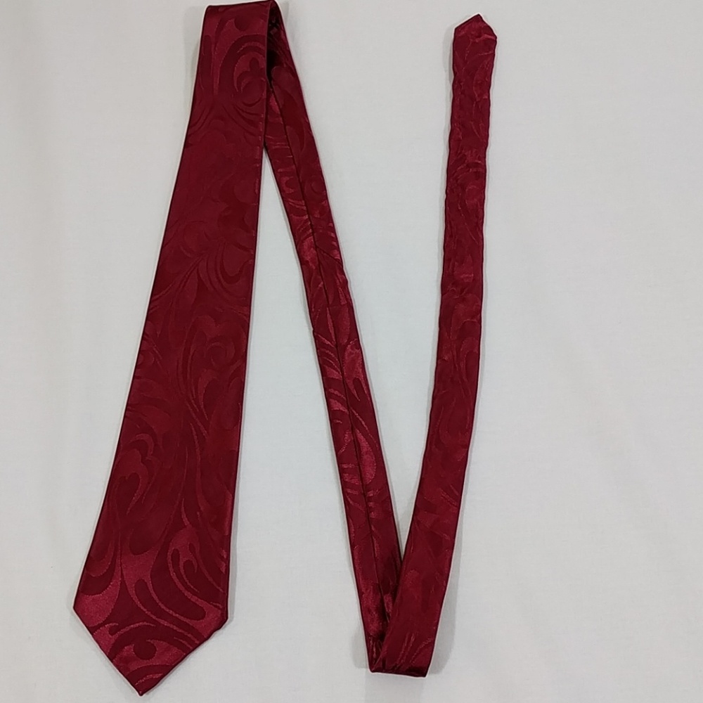 Men's tie red