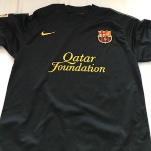 Barcelona alternate Messi jersey