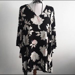 LUSH Bell Sleeved floral dress