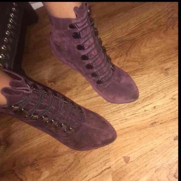 Christian Louboutin - Picture 1 of 4
