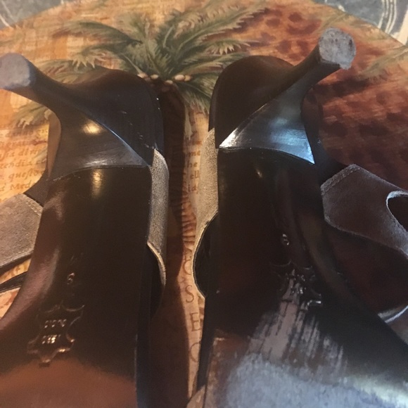 Donald J Pliner - Picture 3 of 8