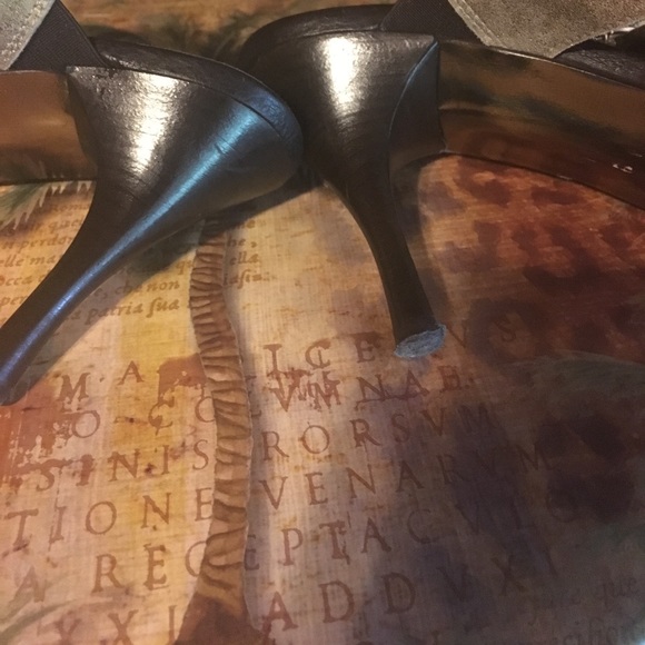 Donald J Pliner - Picture 4 of 8