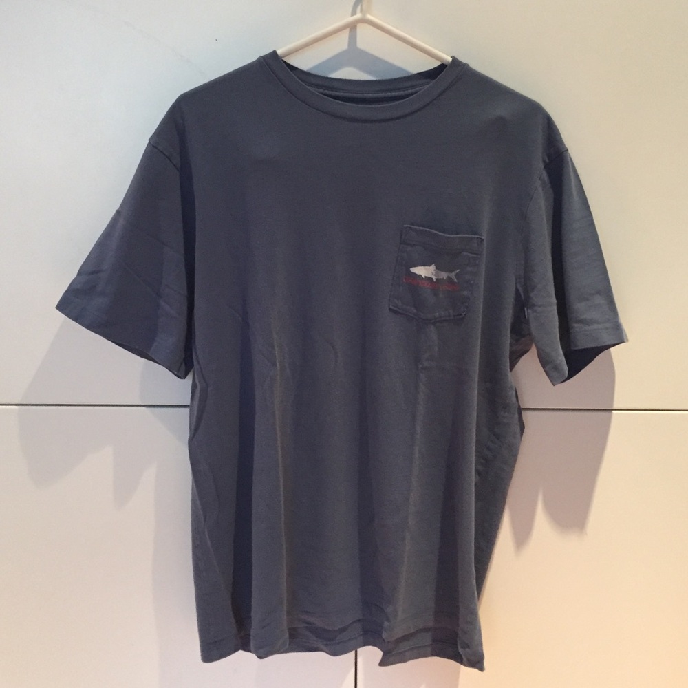 vineyard vines t-shirt