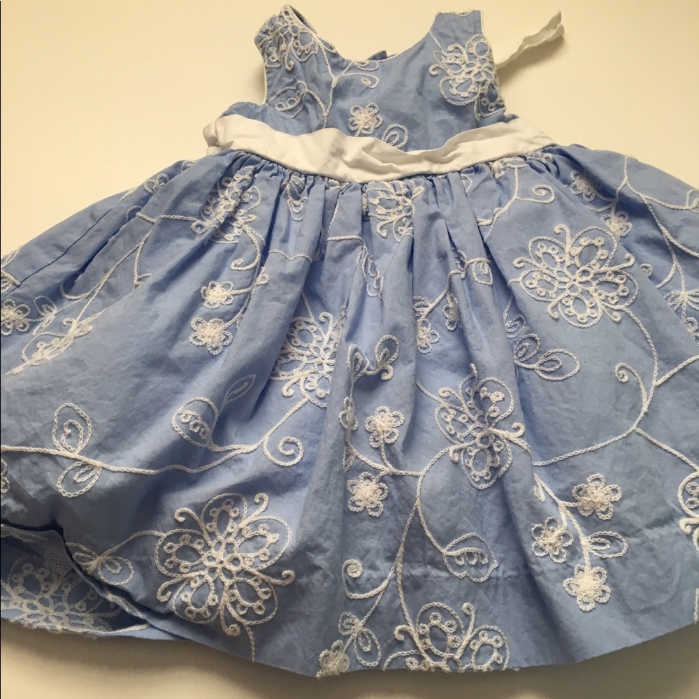 Beautiful Blue Dress w white stiching