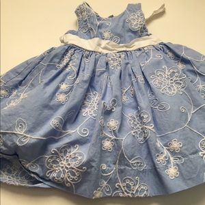 Beautiful Blue Dress w white stiching