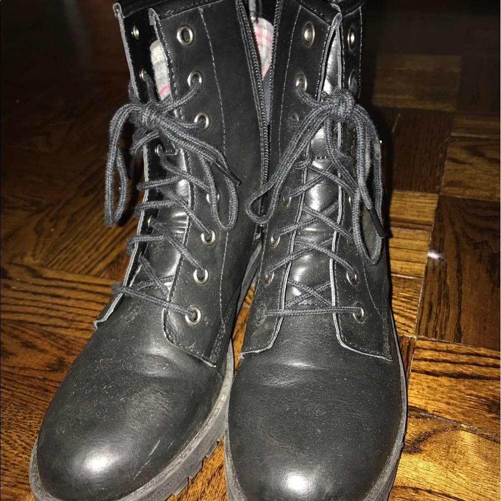 Madden girl combat boots