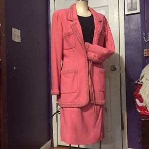 Chanel classy pink skirt suite so-44/12