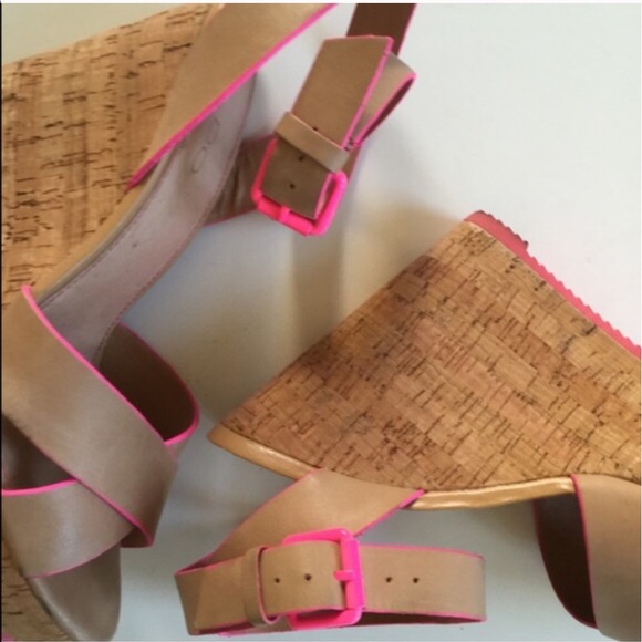 Aldo platform cork detail! 🎀✨ - Picture 2 of 3