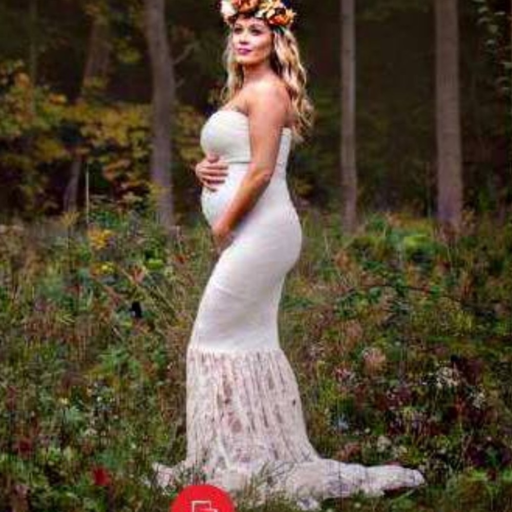 Designer Lace Maternity Photoshoot Gown