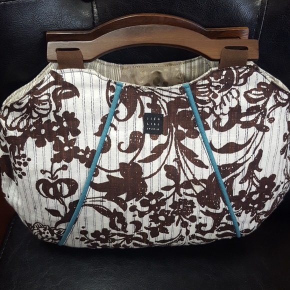 Lisa Lill Reversible Canvas Handbag - Picture 2 of 8