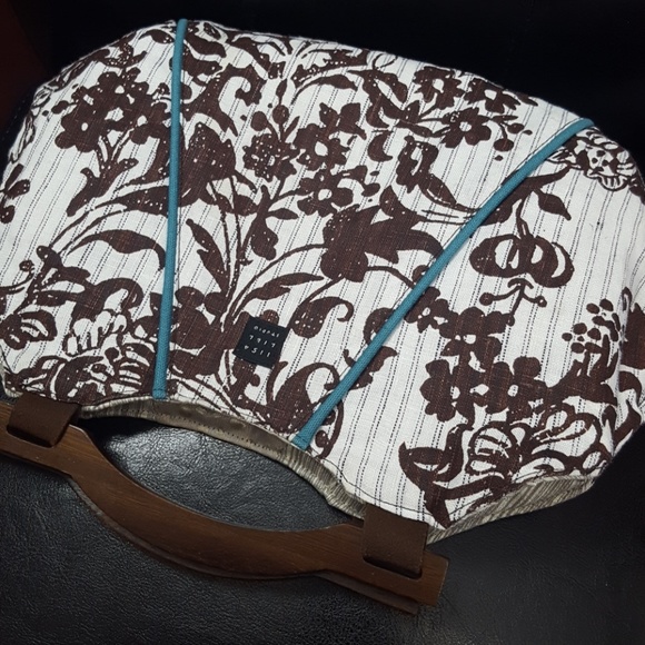 Lisa Lill Reversible Canvas Handbag - Picture 6 of 8