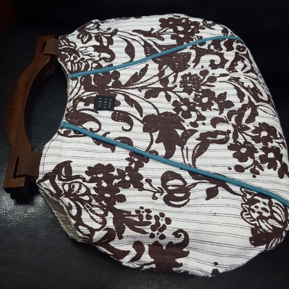 Lisa Lill Reversible Canvas Handbag - Picture 5 of 8