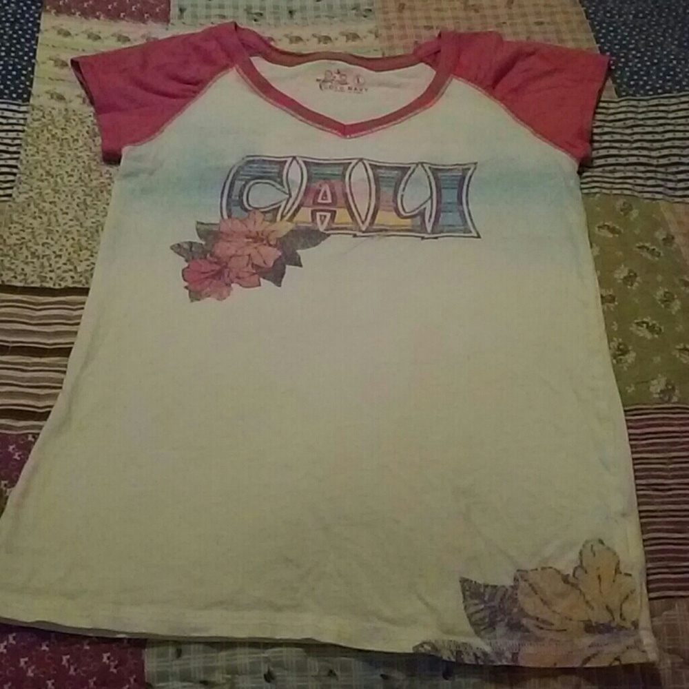 Old Navy Cali V neck Tee