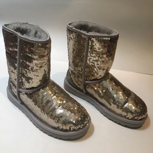 UGG SILVER SEQUIN CLASSIC SHORT
