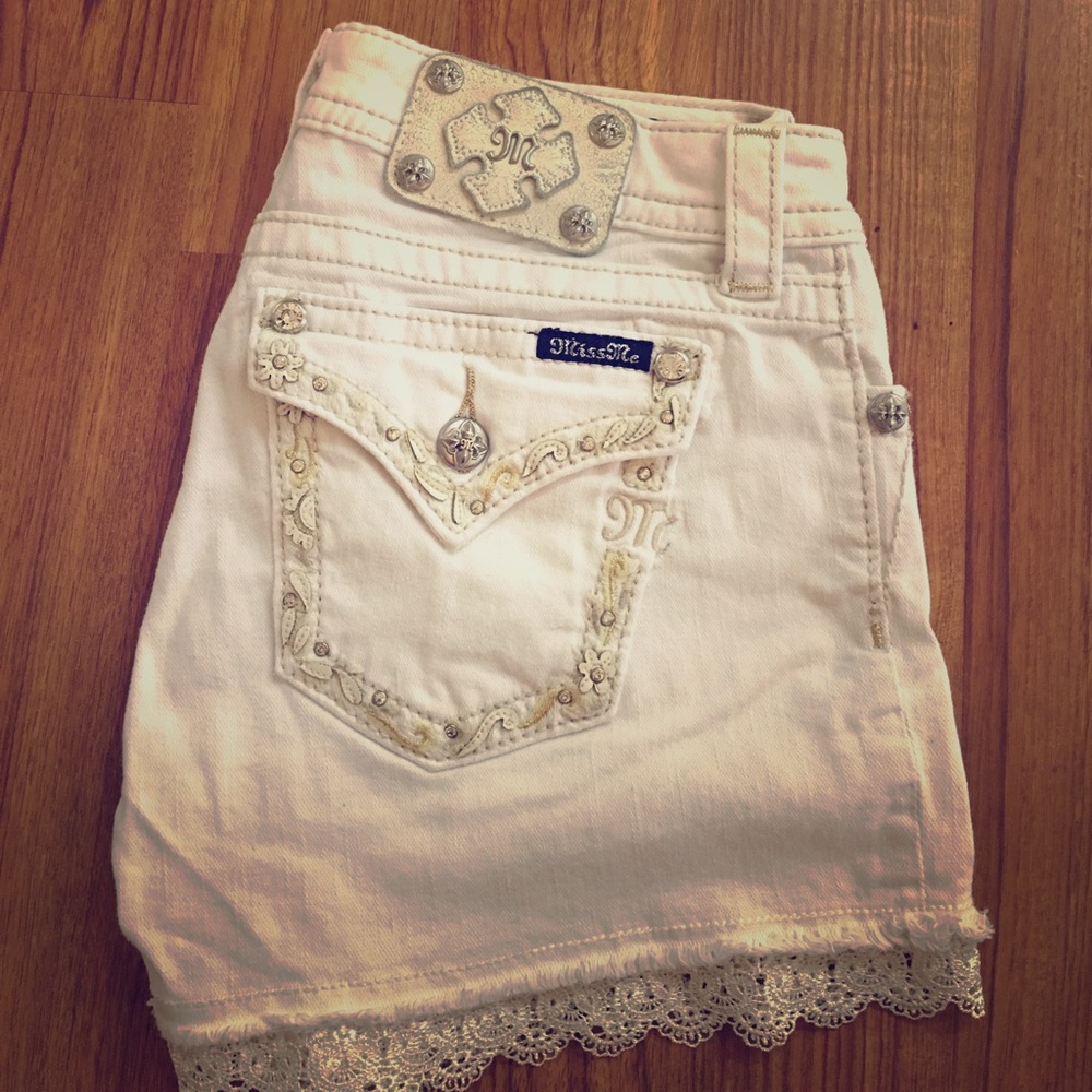 Beautiful White MissMe shorts