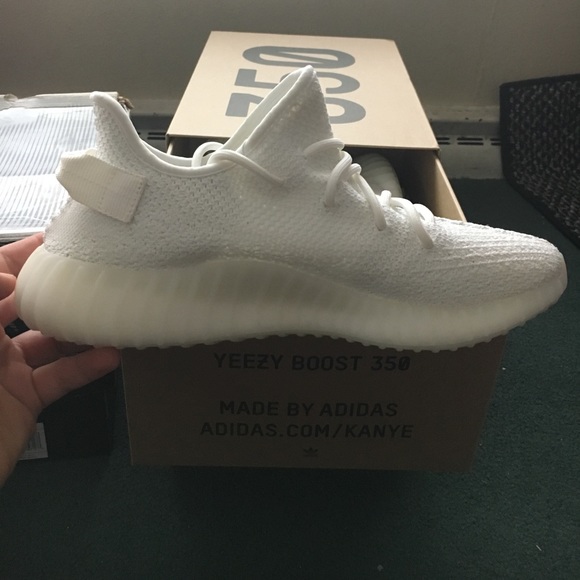 Yeezy 350 boost cream v2 size 11 brand new. - Picture 3 of 4