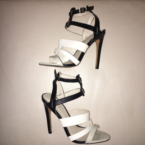 ALDO ankle strap sandal. - Picture 2 of 4
