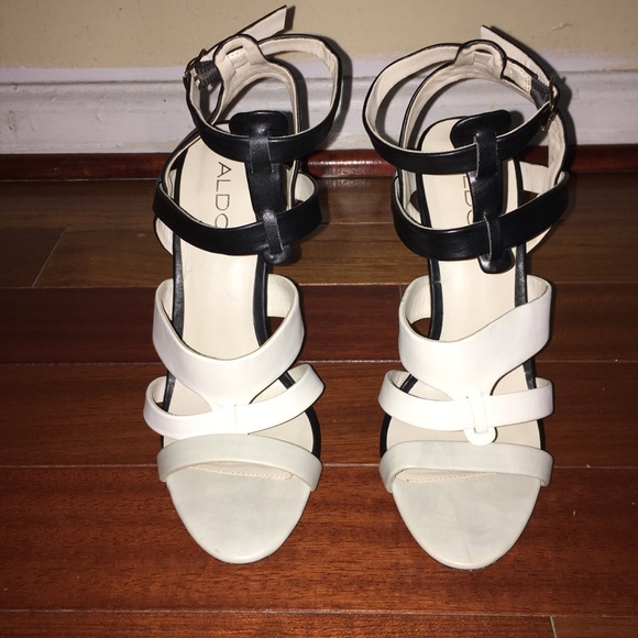 ALDO ankle strap sandal. - Picture 3 of 4