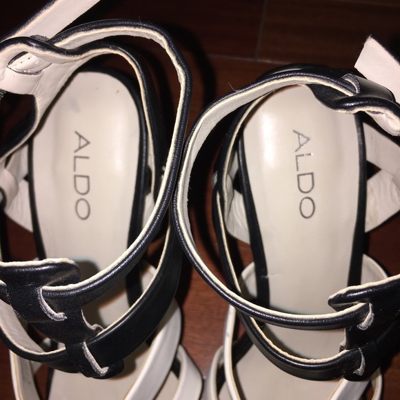 ALDO ankle strap sandal. - Picture 4 of 4