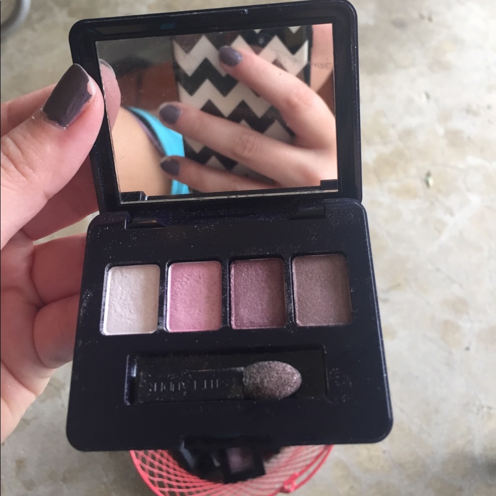 Estée Lauder eye shadow