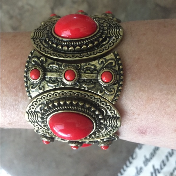 💥TODAY ONLY💥VINTAGE Stretch Bracelet - Picture 2 of 3