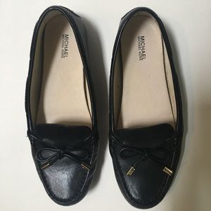 MICHAEL KORS BLACK LEATHER LOAFERS