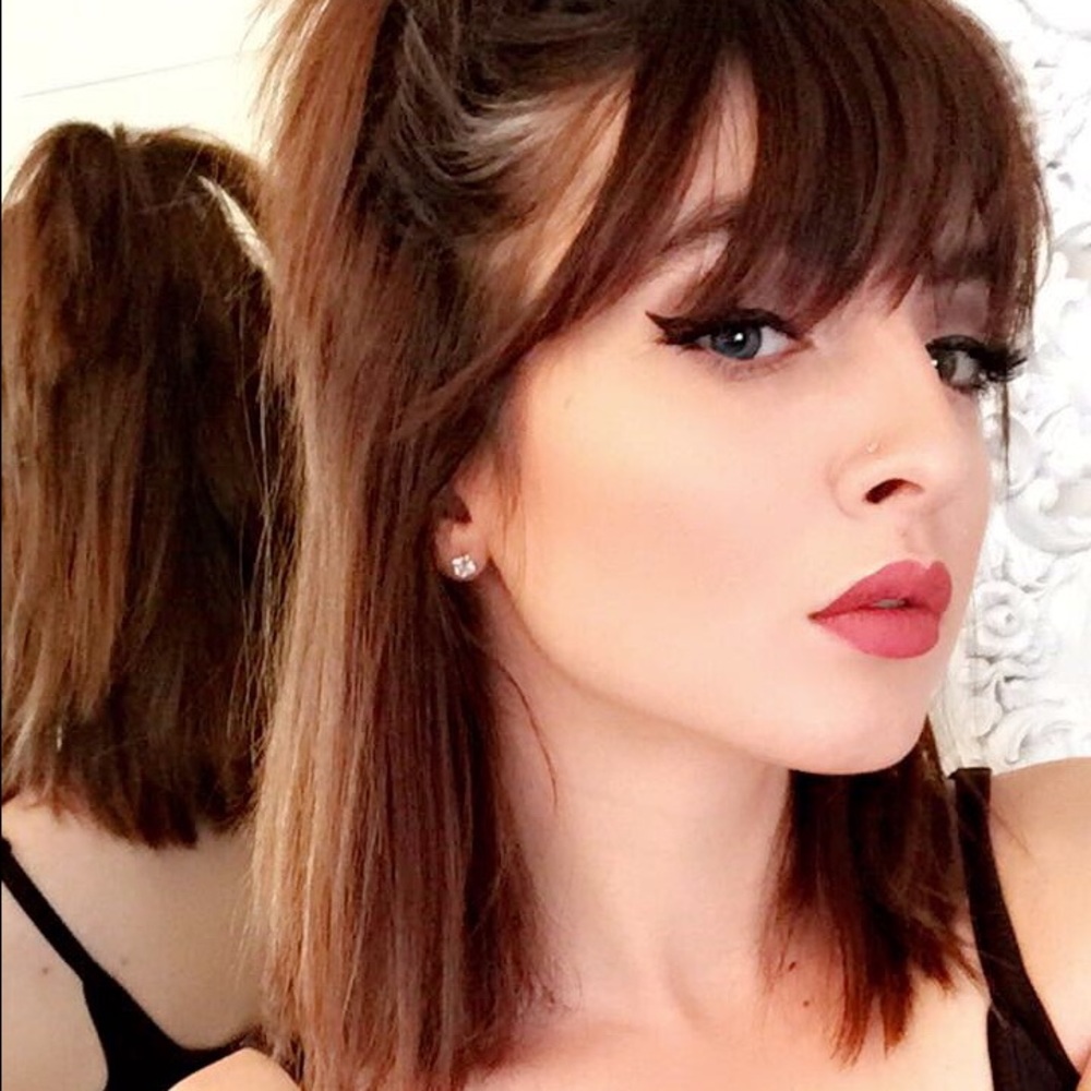 Meet your Posher, Layla