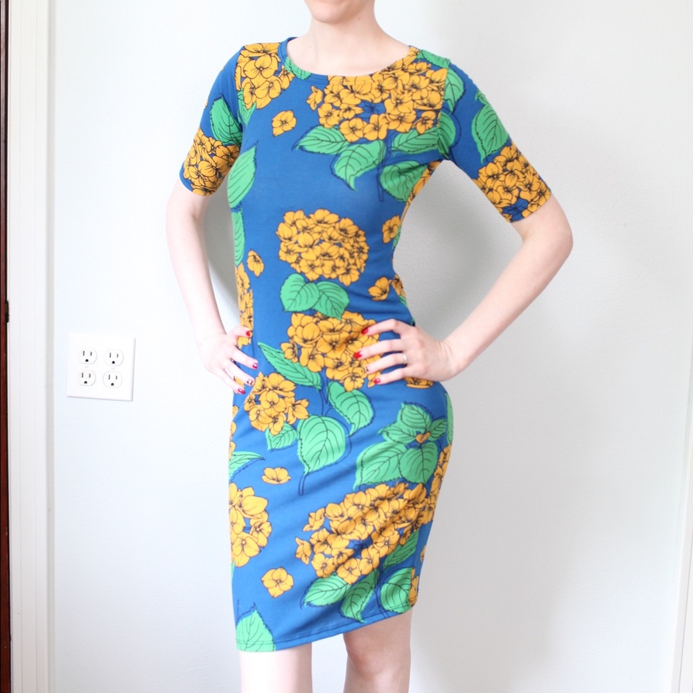 LulaRoe Julia dress - yellow hydrangea print