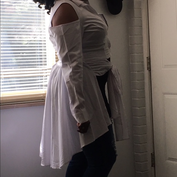 COLD SHOULDER White Fishtail Shirt - Picture 1 of 3