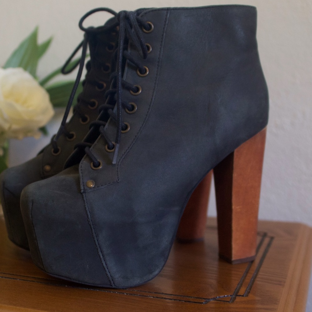 • Litas •