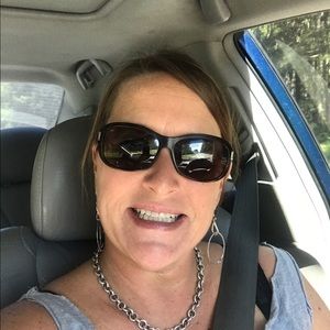 Meet your Posher, Karis