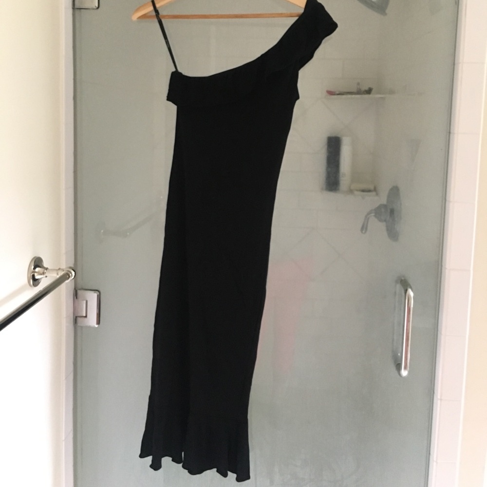 One shoulder ruffle dress
