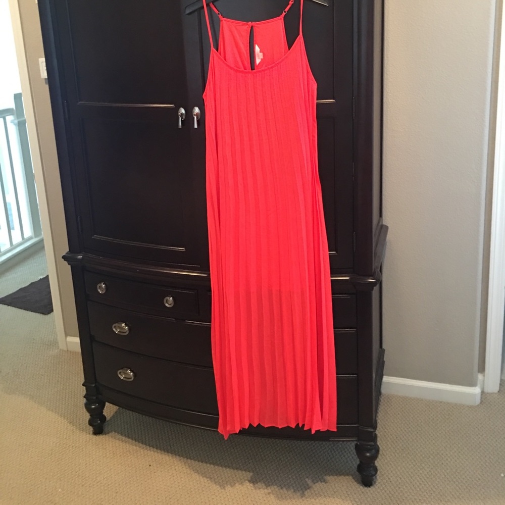Decree Accordion Pleat Maxi Dress