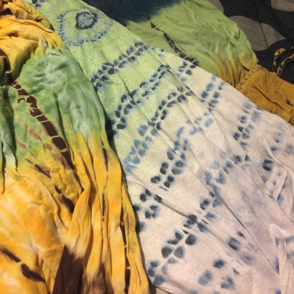 Tie dye xl bundle. 3 beautifully colored tops✨🦄