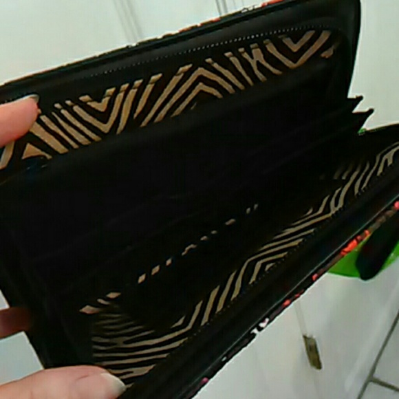 NWT wristlet Rosewood by Vera Bradley - Picture 4 of 5