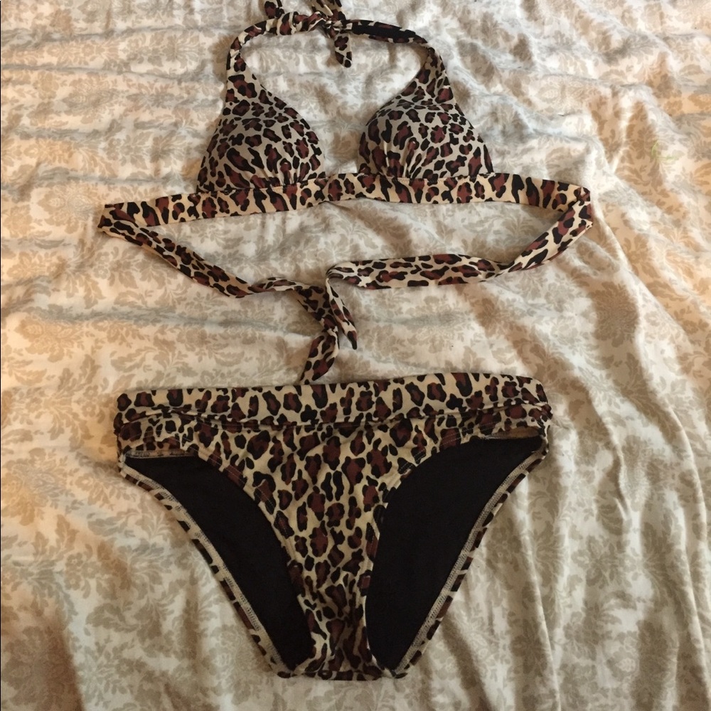 50%off🌺🌺Victoria's Secret leopard bikini XS
