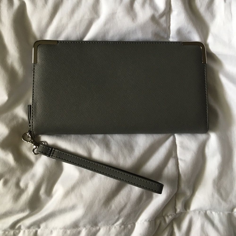 Apt 9 Grey and Silver Wallet
