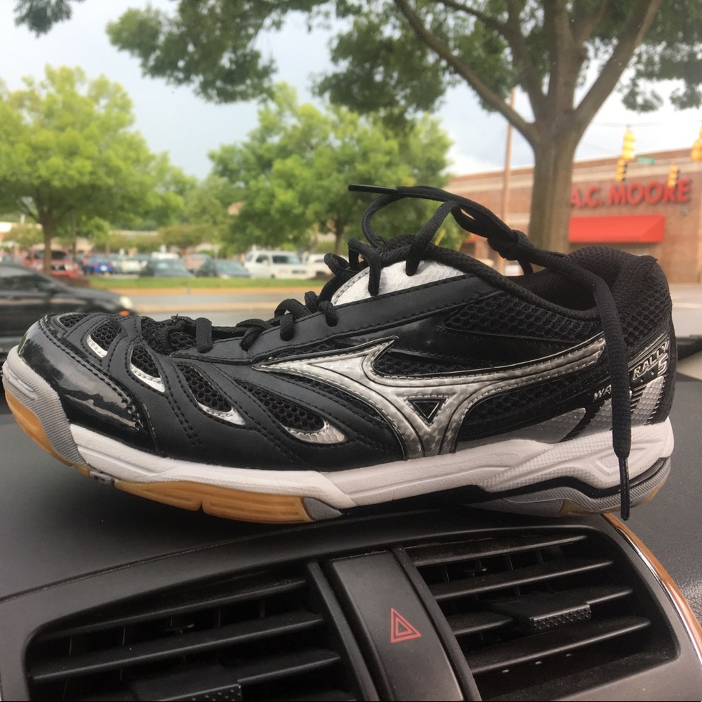 Mizuno Volleyball shoes