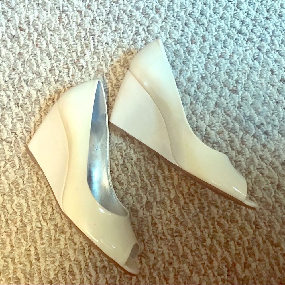Michelle D Peep Toe Wedge Heels Size 7.5