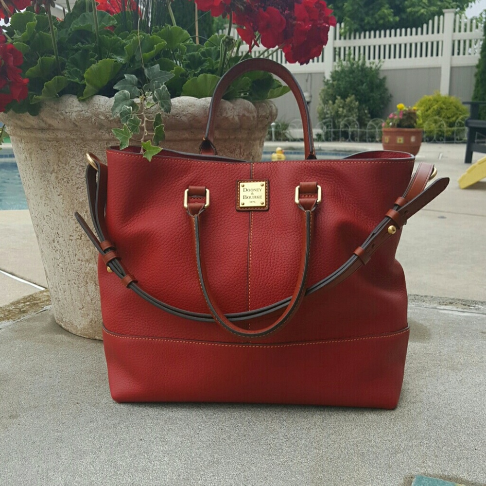 DOONEY AND BOURKE CHELSEA TOTE. WITH DUST BAG