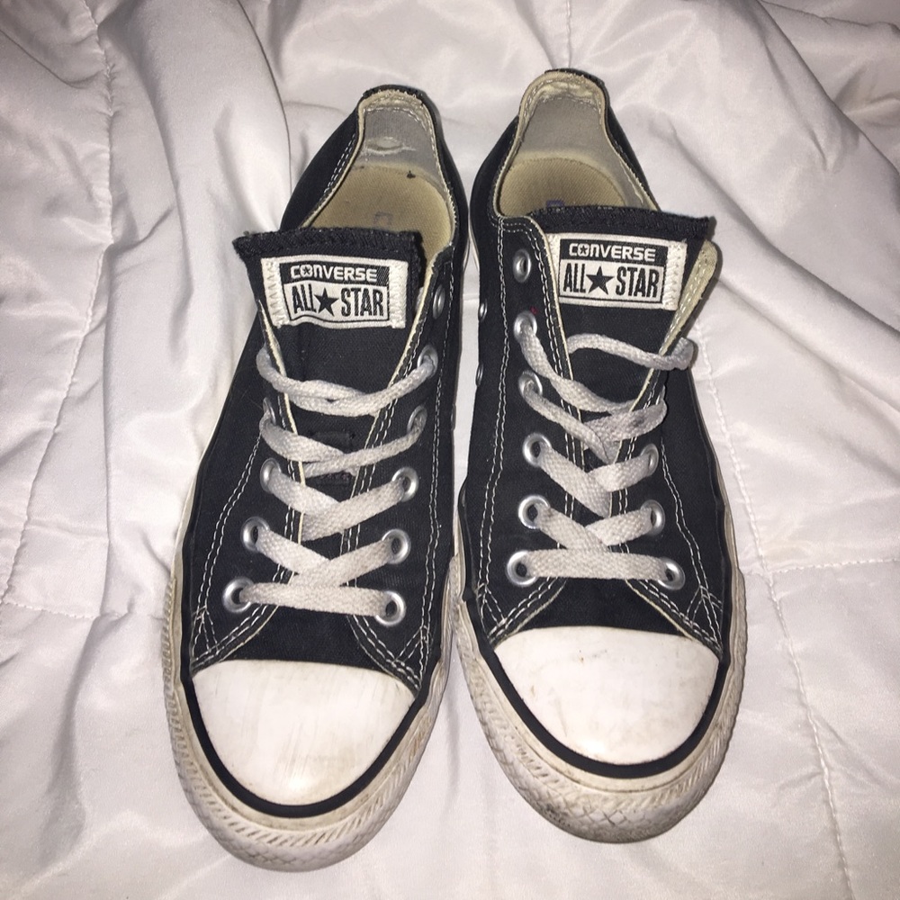 black low top converse