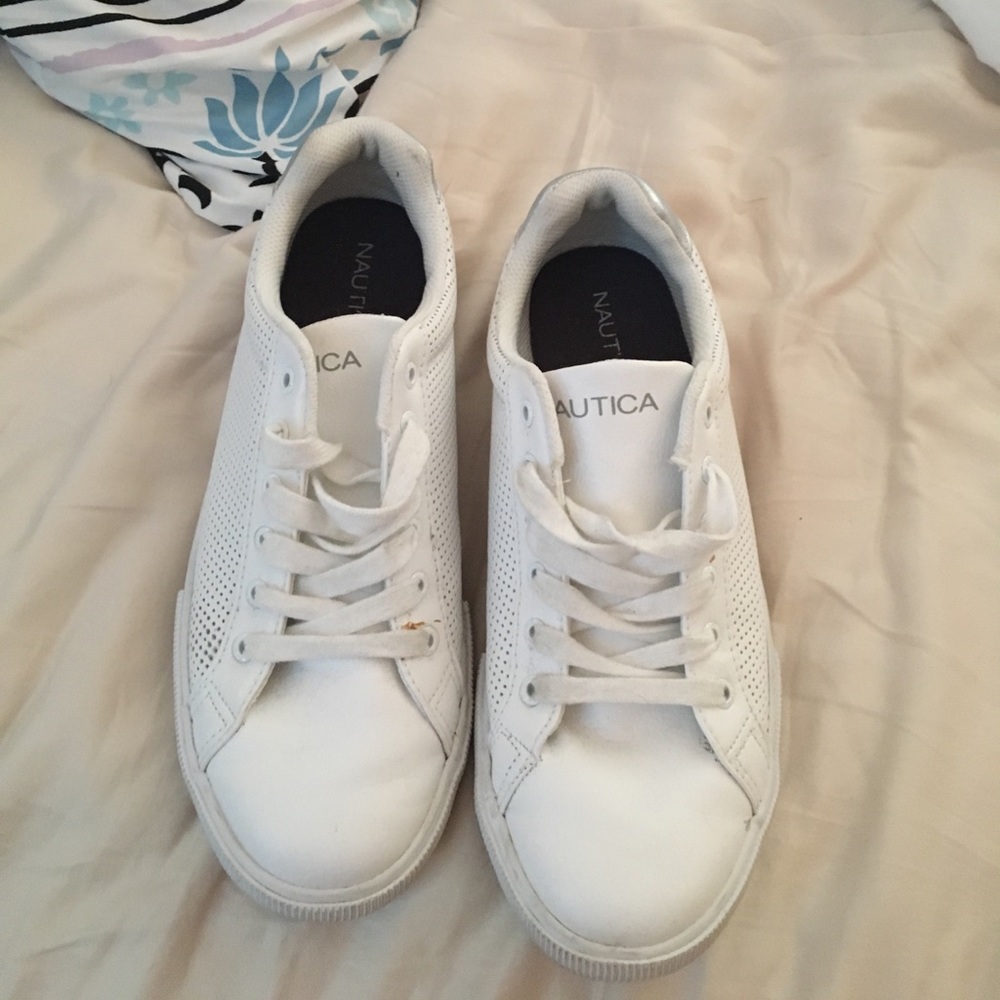 white nautica sneakers