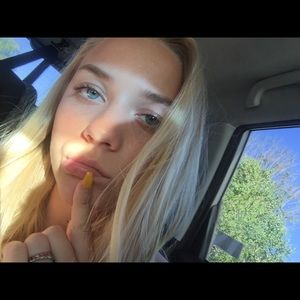 Meet your Posher, Mina