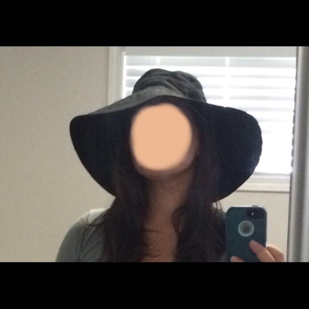 NWOT Gap Black Beach Hat