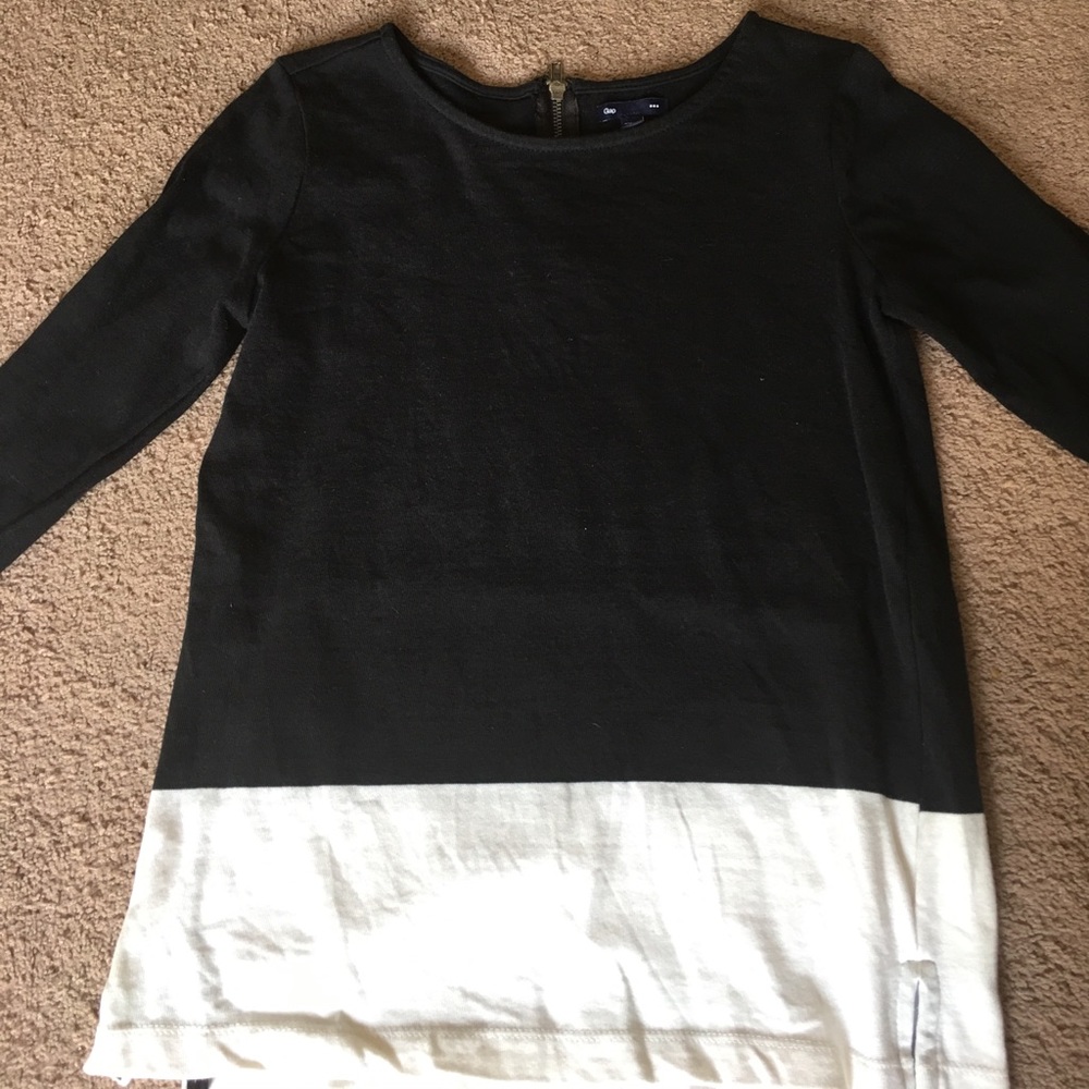 Gap sweater