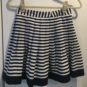 F21 BLACK/WHITE STRIPED SKIRT